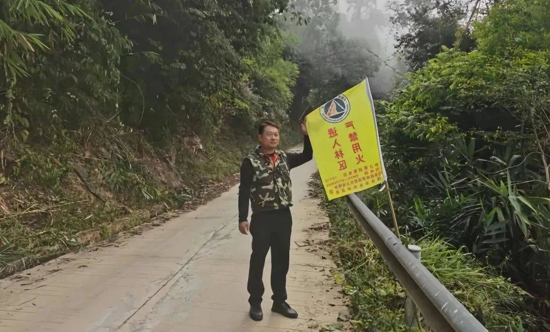 充分发挥镇,村,组三级力量,开展清明节联合监督执法行动和文明祭祀