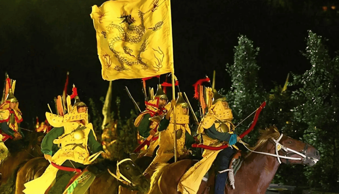 对,你没看错,清初皇帝为了保持八旗战斗力,规定八旗子弟只能挑甲当兵