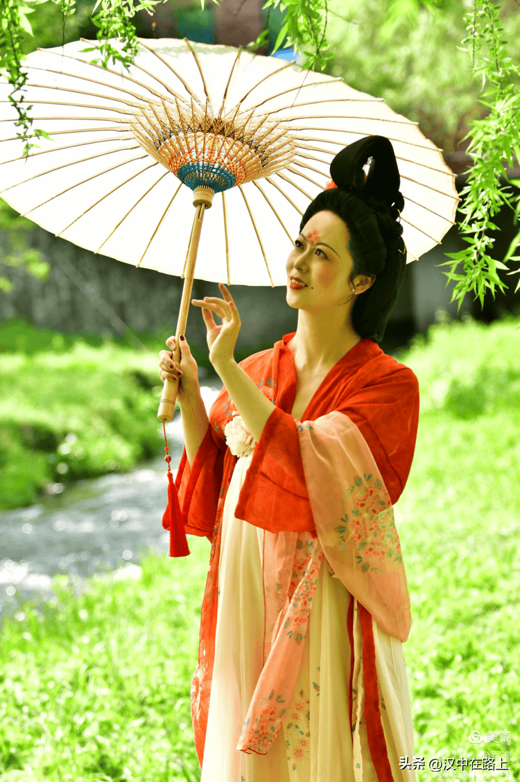 中国汉服之美在汉中