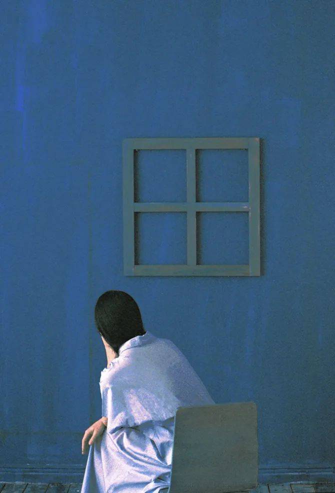 当生活一团糟时浪漫只能叹息