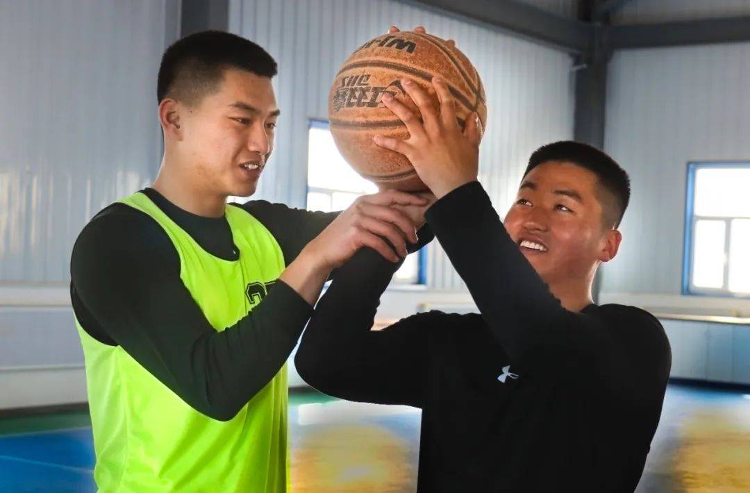 强军文化丨军营周末怎么过?了解一下!_战友_部队生活_锡林郭勒