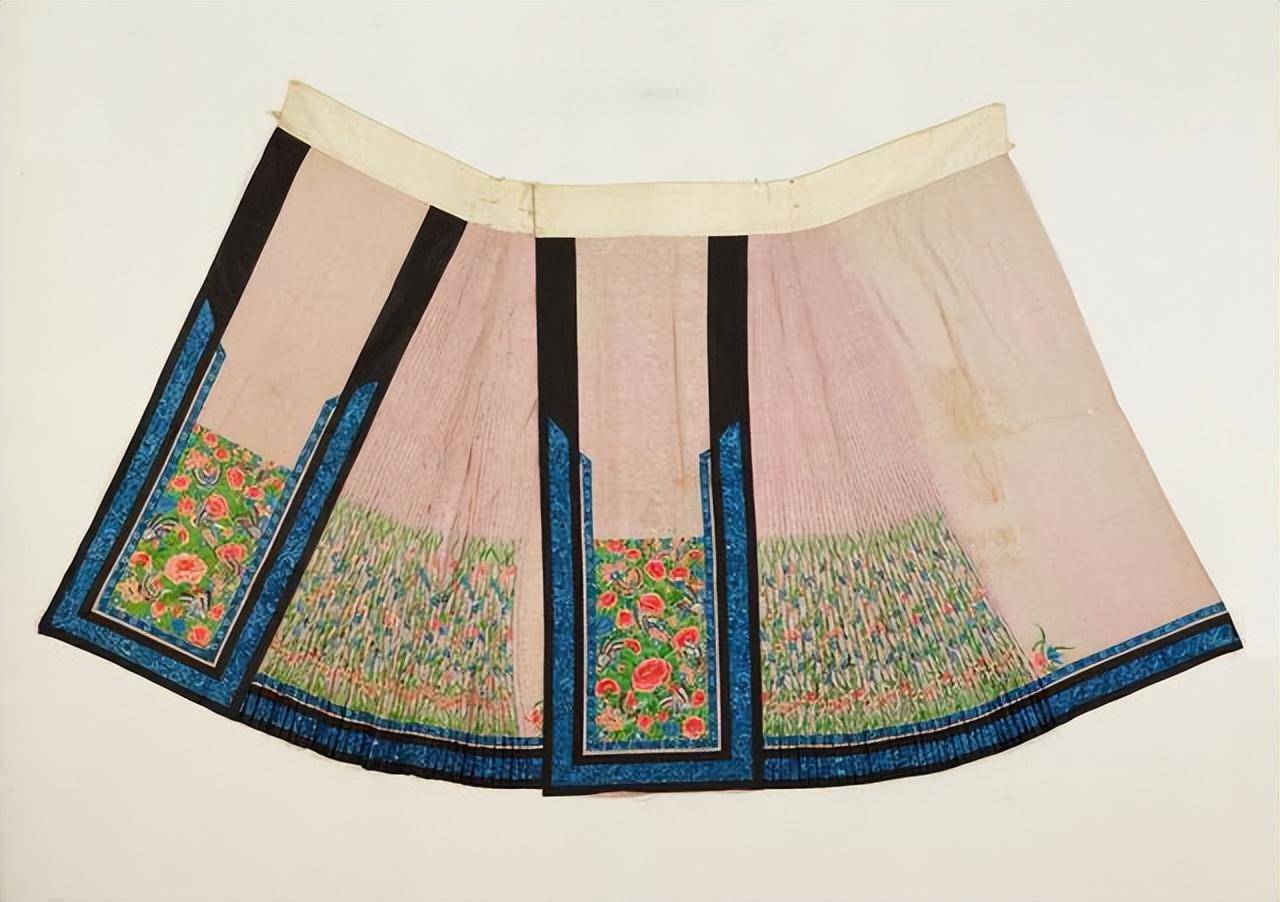 马面裙:百褶动色如月华