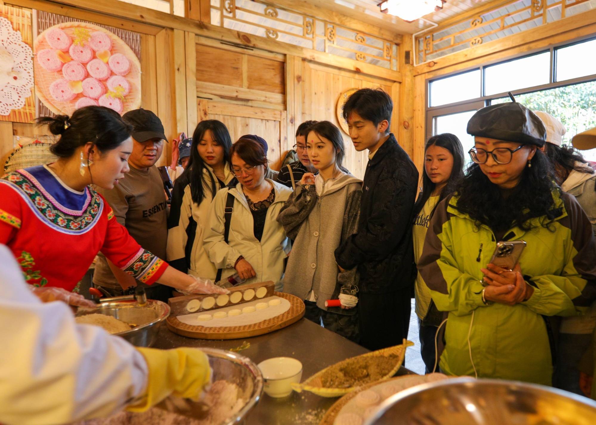 贵州务川:业态激活古寨旅游发展新动能_龙潭_田东_历史