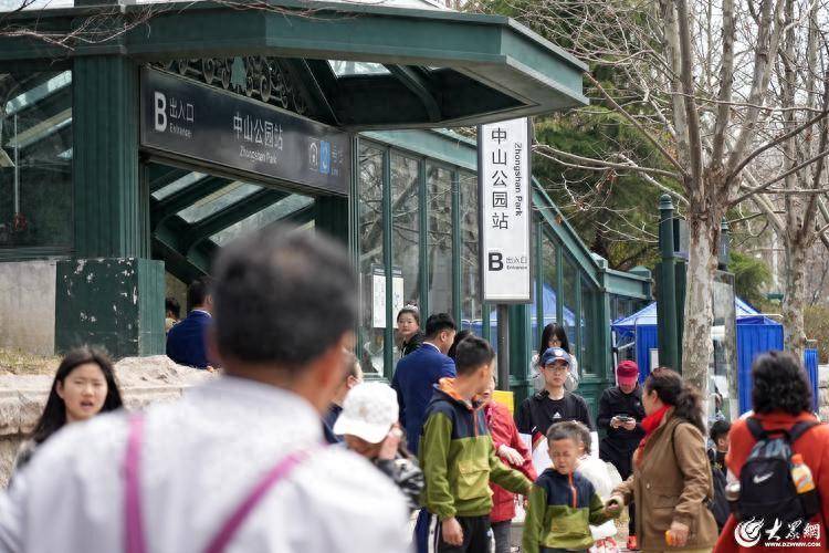 9座车站刷新历史纪录！清明假期青岛地铁迎今年首个客流高峰_客运量_游客_运力