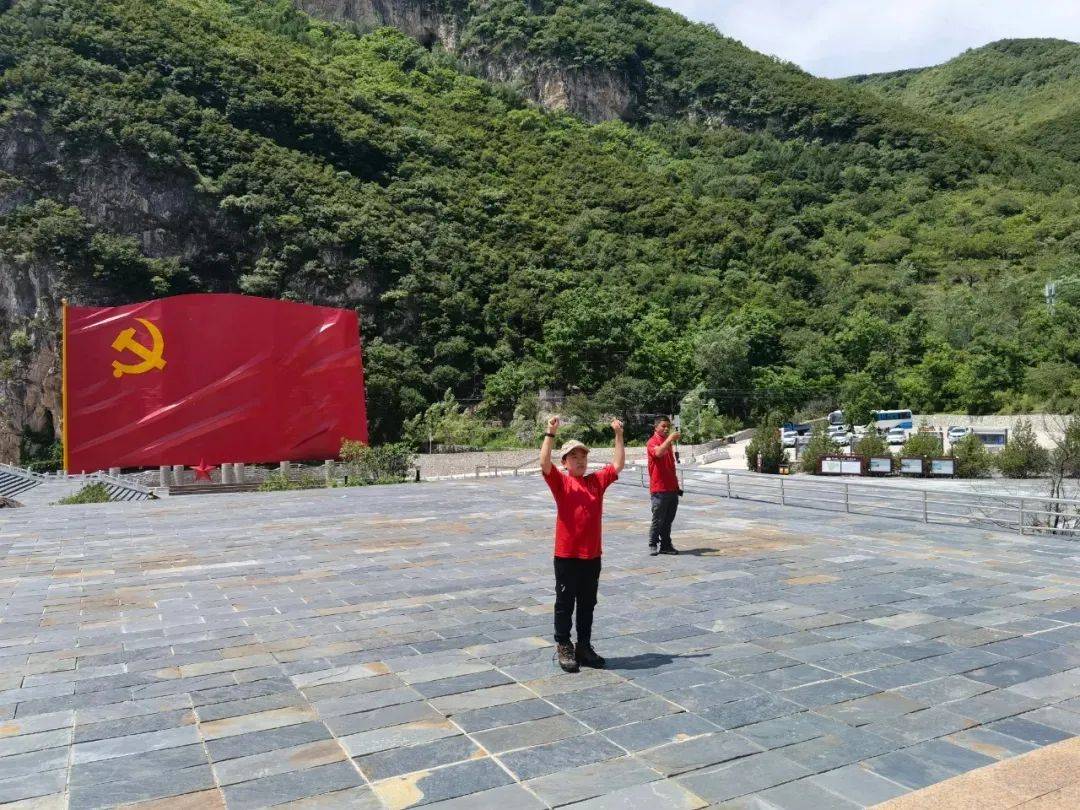 感动山水有情为爱徒步庆祝中国梦登山队成立十周年征文展示