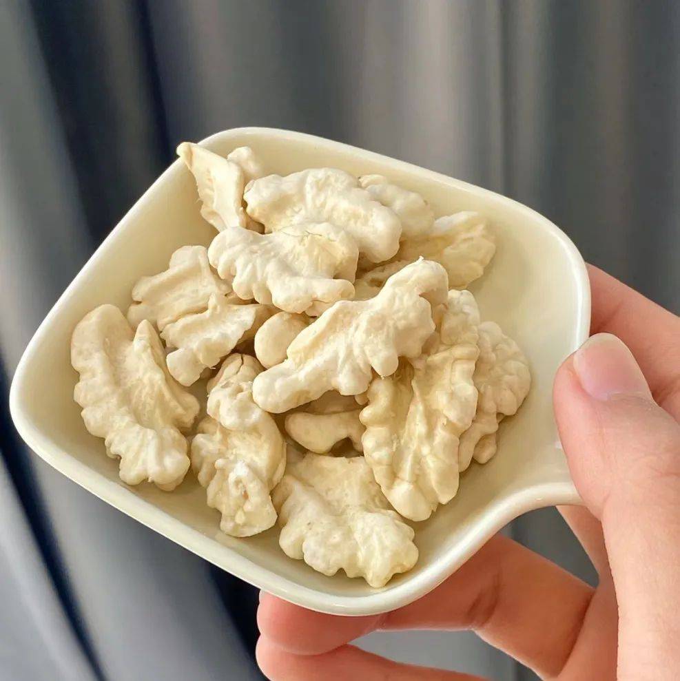 去皮鲜核桃仁开团价399元10袋原产自新疆青皮嫩核桃个大饱满凉拌热炒