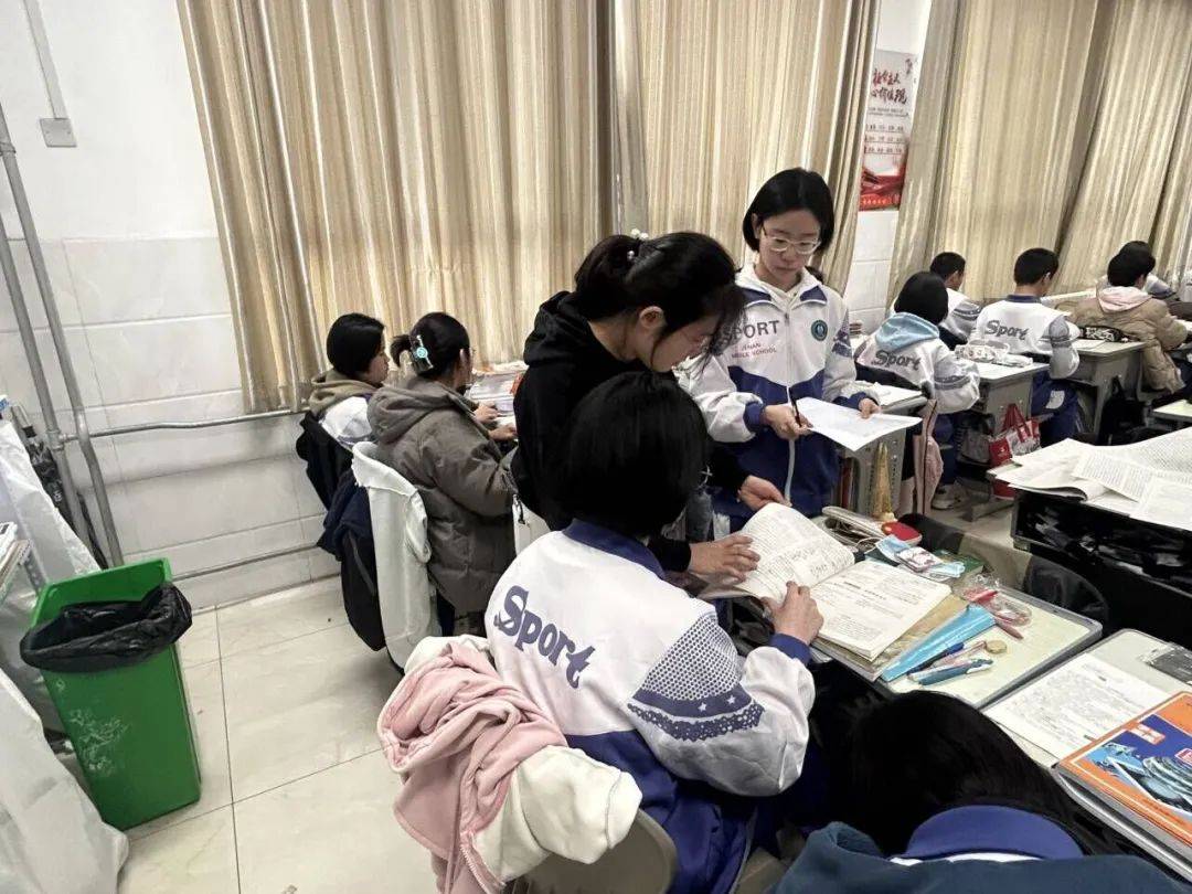 惠风和畅一路花开济南中学高二年级敦品月教育教学活动全览