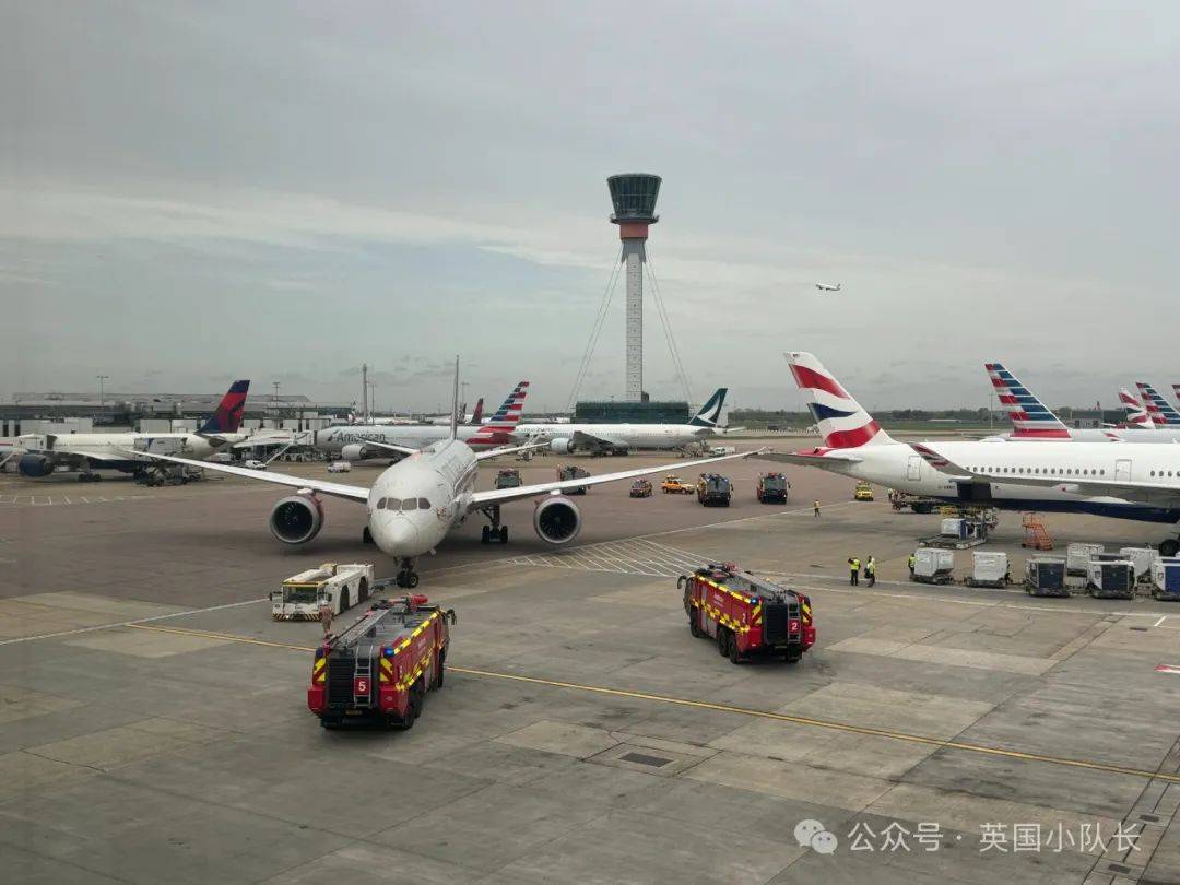 英国数百航班因风暴取消伦敦机场两架飞机相撞英国大学设施意外断裂