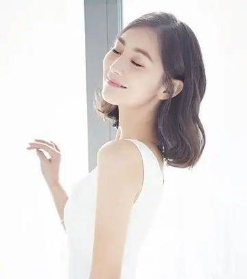 烫染发还要收剪头发的钱合理吗