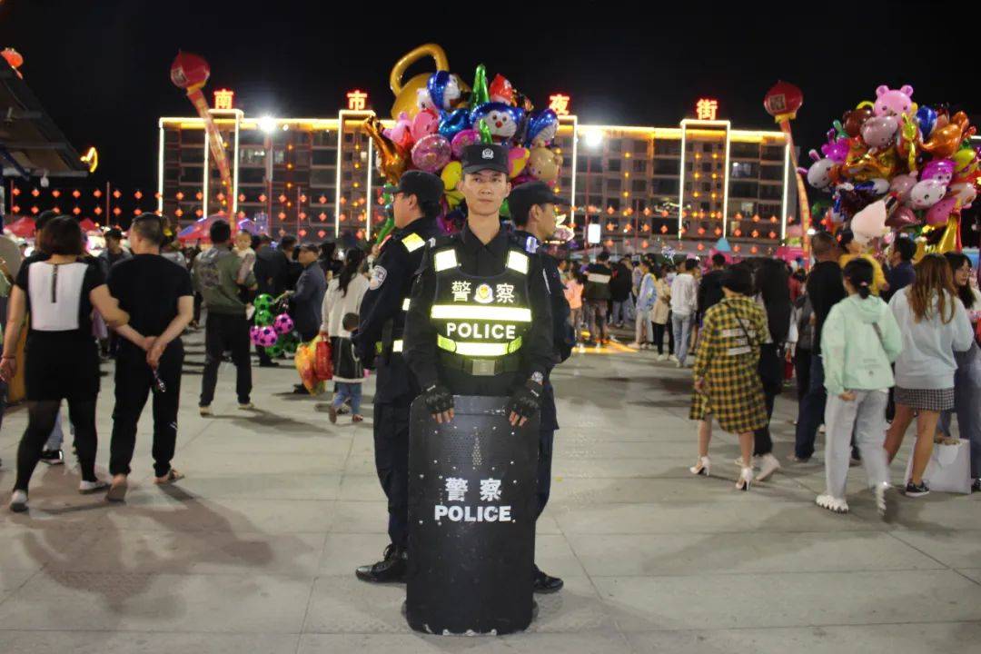 曲靖最火夜市藏着别样警色