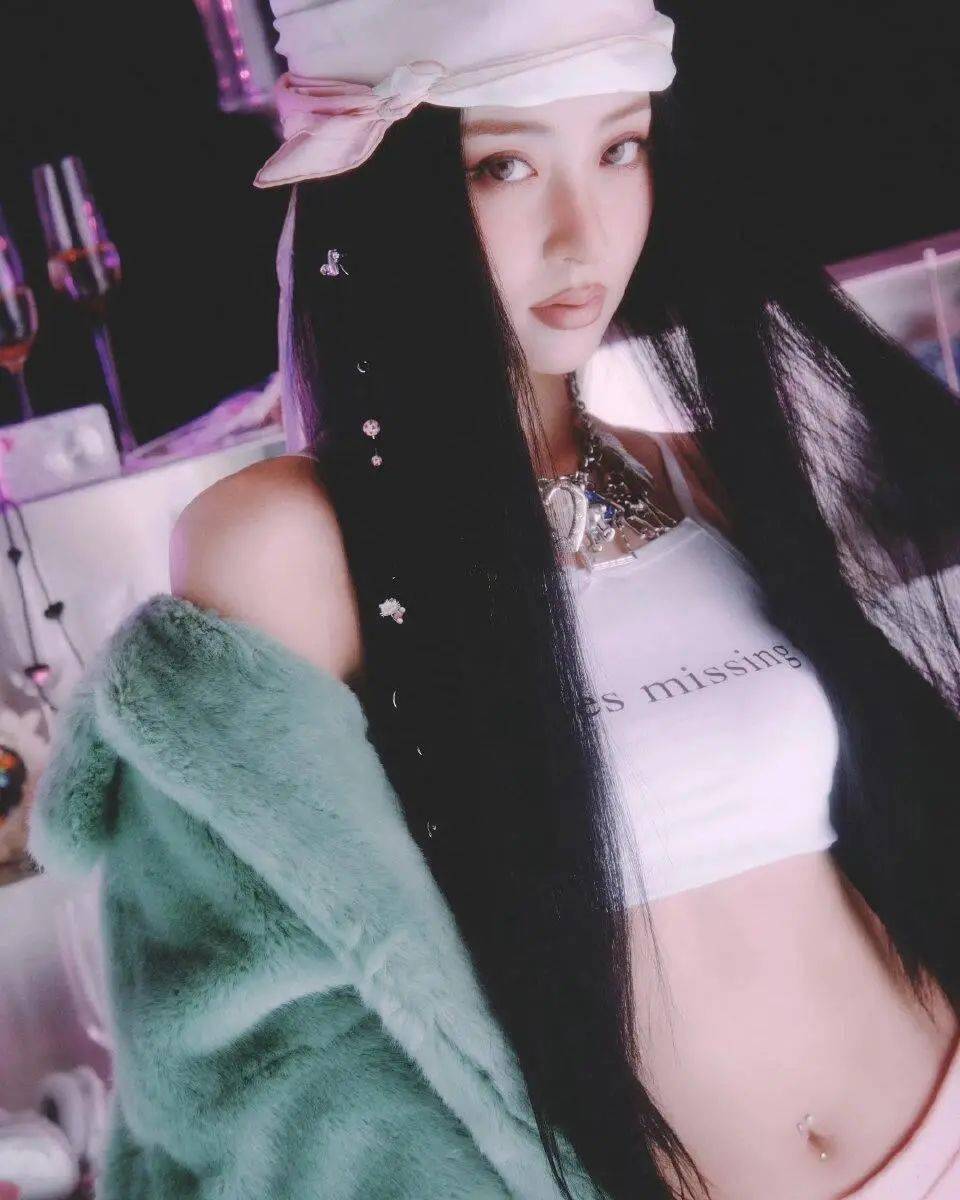 还在沉迷y2k考点换成mcbling美学啦