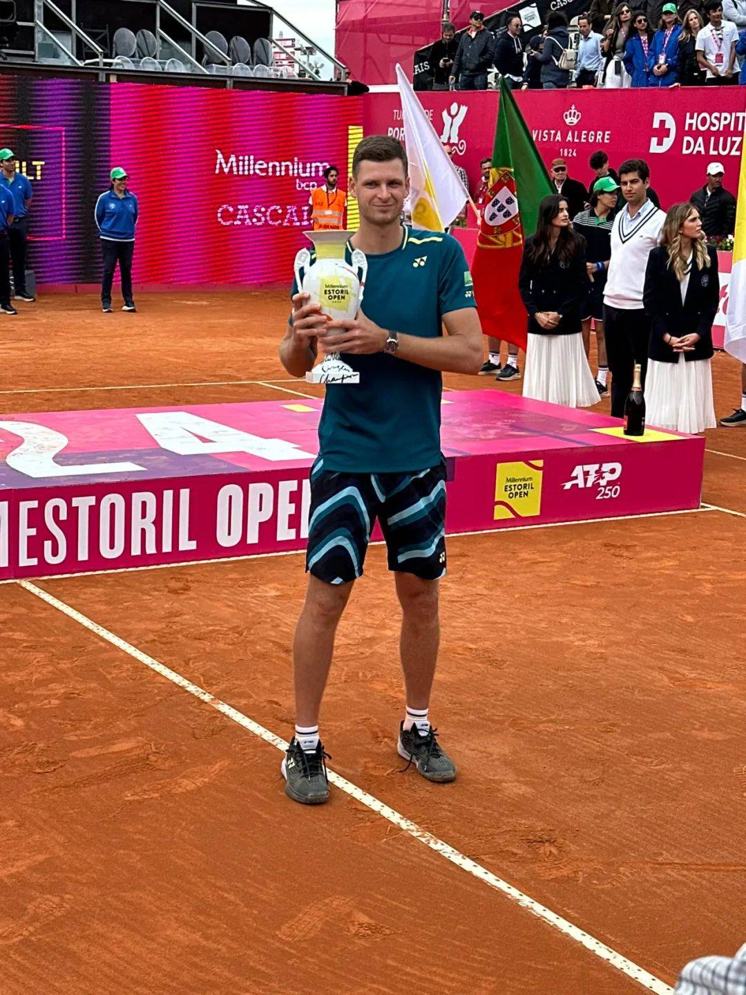 上周冠军贝雷蒂尼夺得复出首冠胡尔卡奇与谢尔顿收获红土首冠