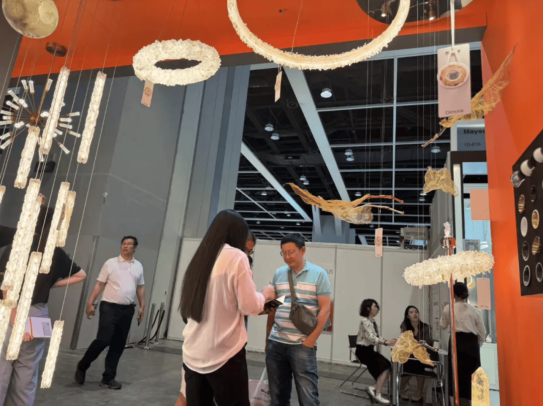 智慧照明创新与发展看2024香港春季灯饰展企业参展新动态