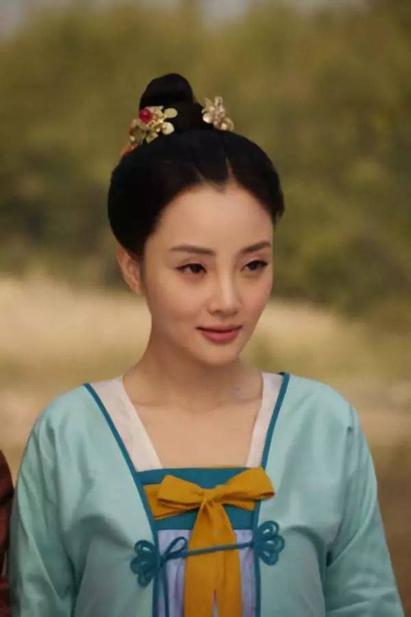 化得比刘嘉玲还要好农村妇女靠仿妆走红强势圈粉260万