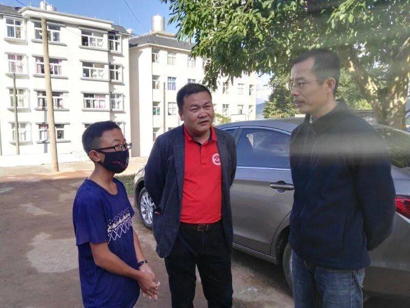 声音故事丨 "我能帮一个是一个"_精灵_夏军和_金山区