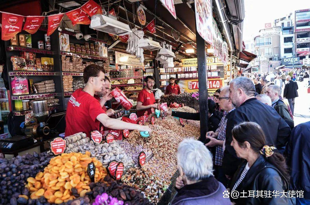 土耳其为开斋节做好准备掀起购物热潮