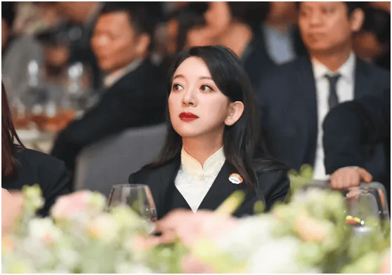 人物普宁美女富二代立白公主年入16亿打破父辈不上市的誓言