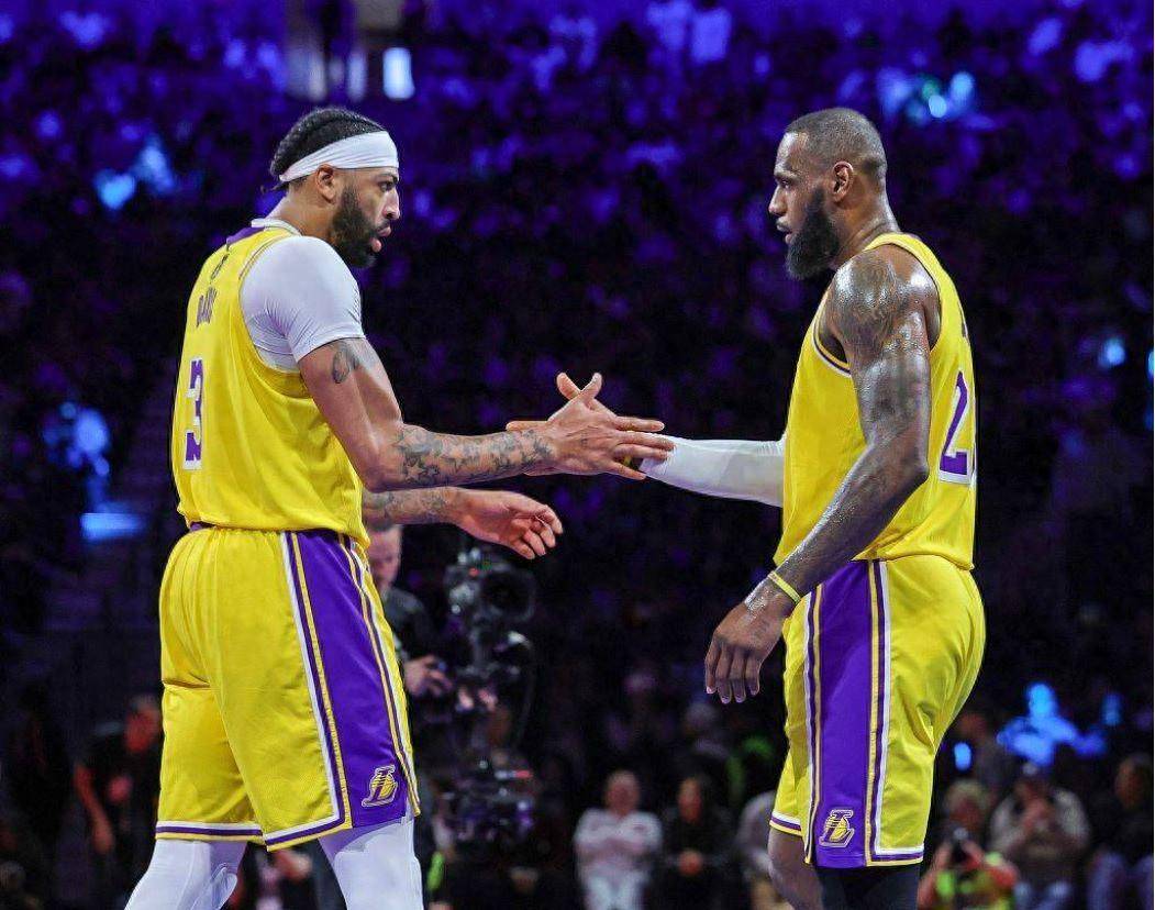 湖勇将上演关键卡位战,詹眉或因伤病缺席_比赛_湖人队_金州勇士队