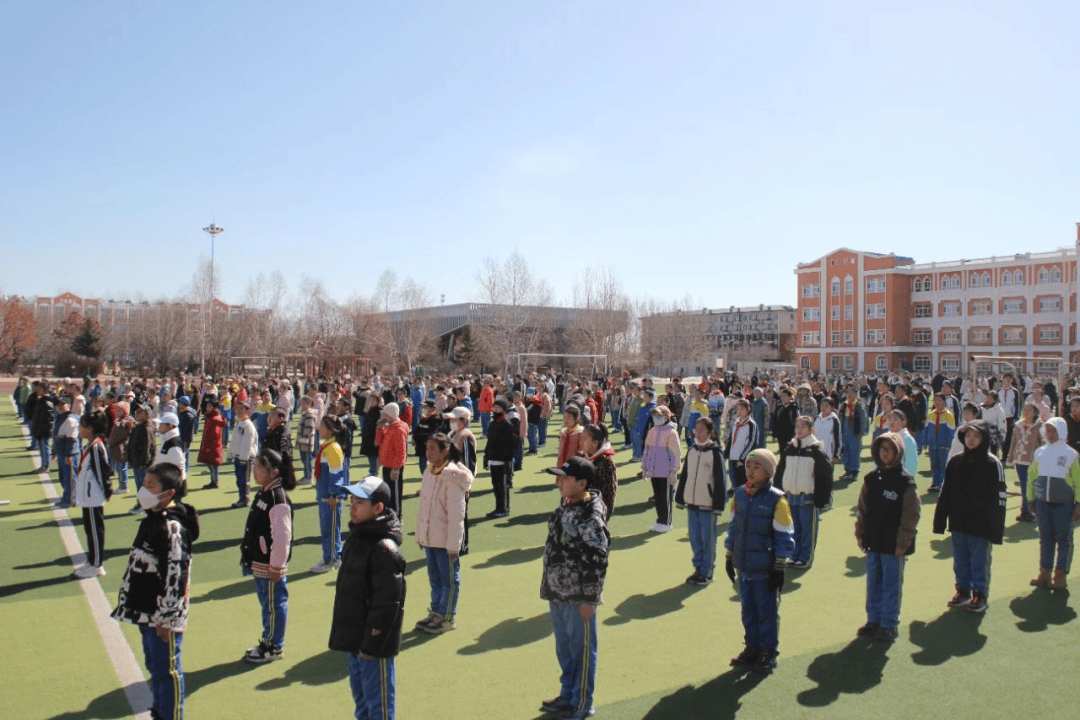 基层动态让爱传递情暖校园萝北县宝泉岭学校工会组织爱心捐款