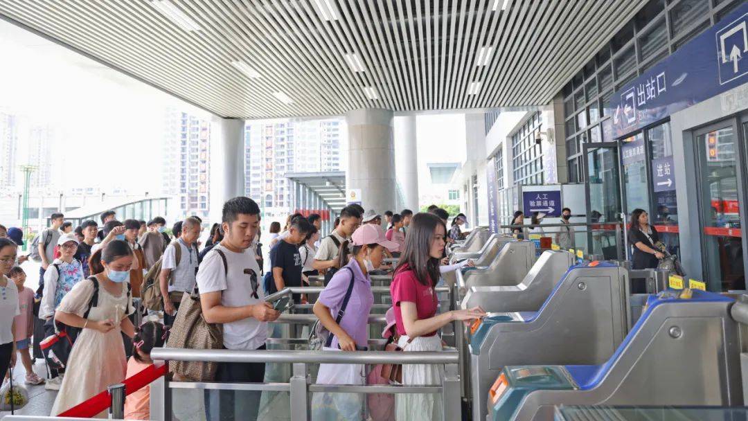 最新陆川至南宁又加开重联夜间动车