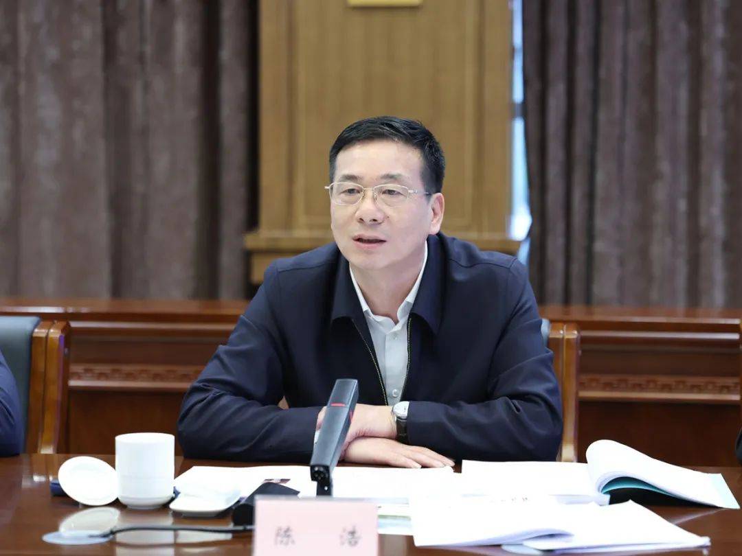 陈浩主持召开第八十二期亲清直通车政企恳谈会