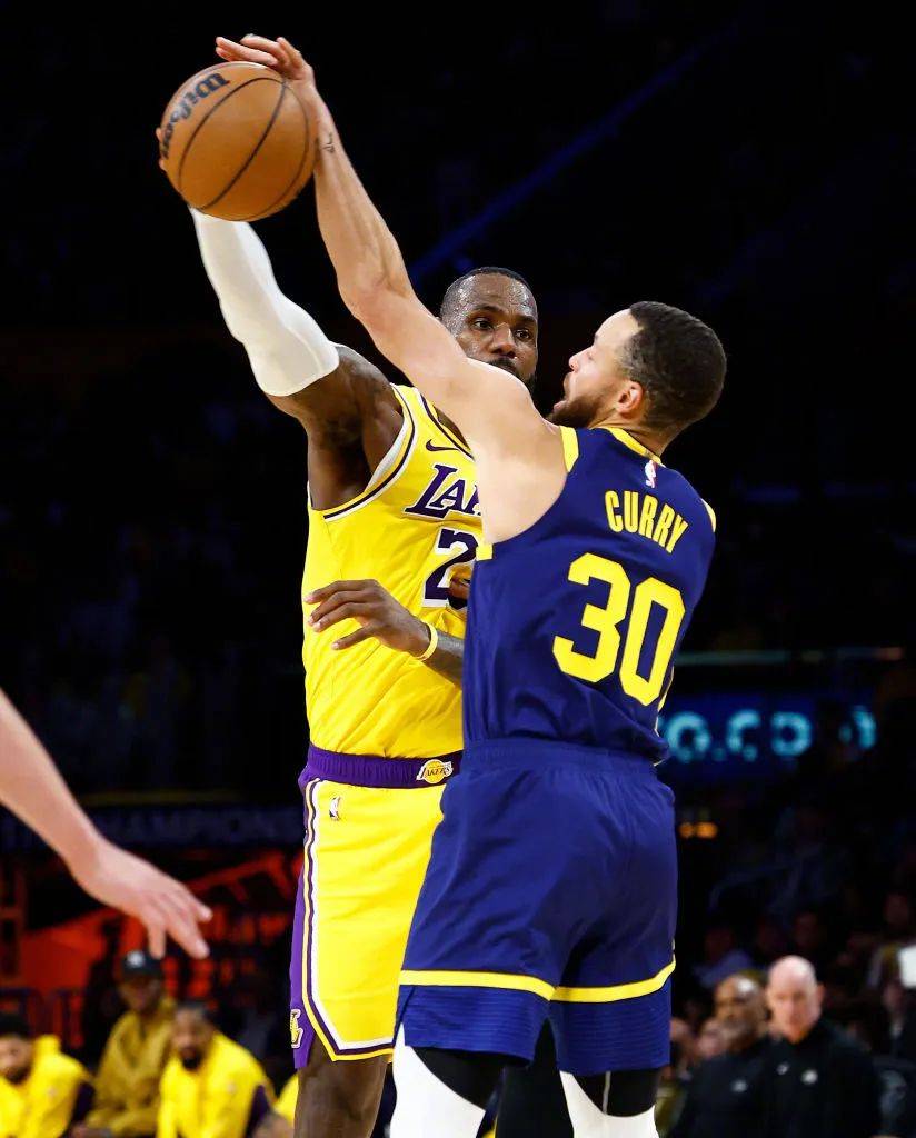 湖勇相争谁死谁活