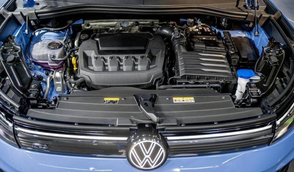 新途观l pro首发,大疆智驾/三块大屏上车,就差发动机换新了?