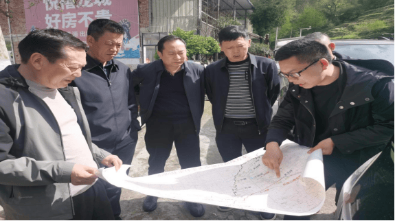 州公路管理局调研利川市国省道建设养护工作