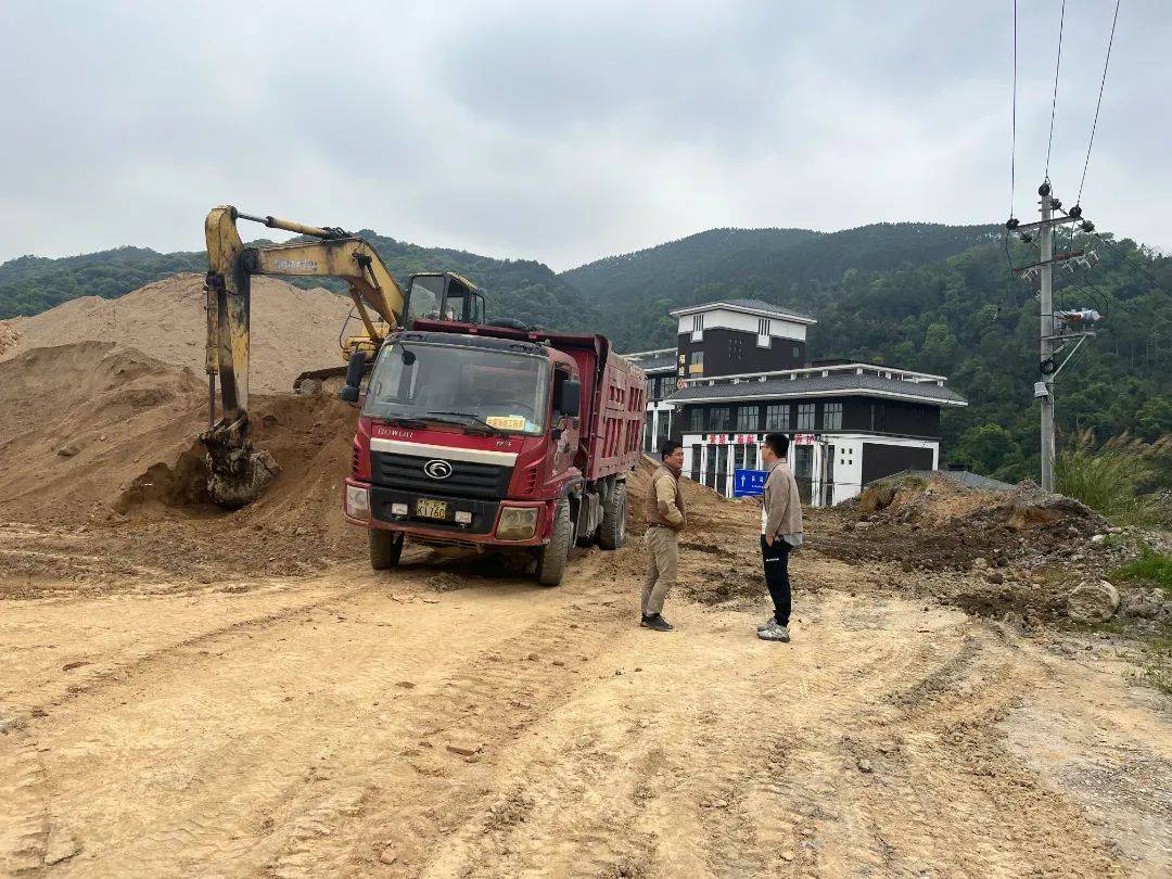 闽清货车洒滴漏专项整治行动见成效