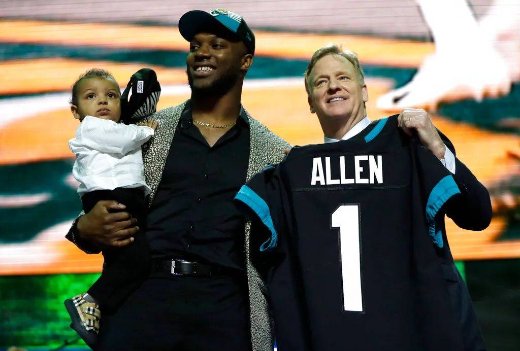 冲传手历史第二大合同诞生美洲虎超级合同留下头号防守大将