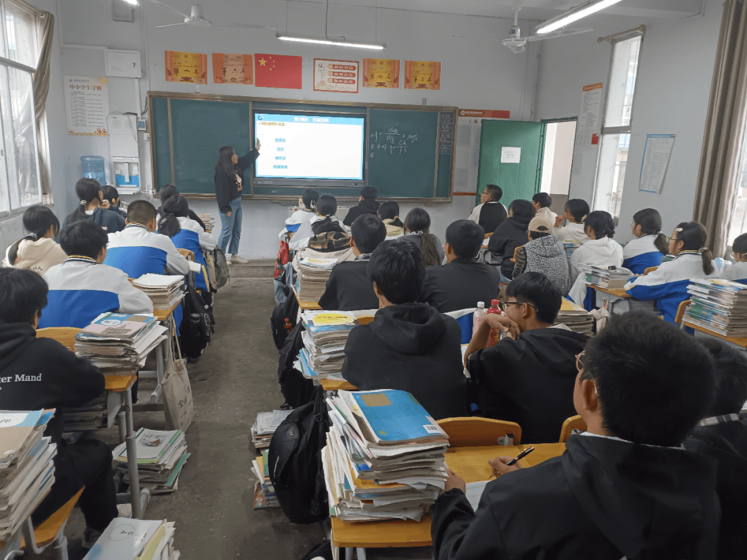 根据安排,4月9日在双凤中学开展数学,英语,物理,道法,历史等5个科目,4