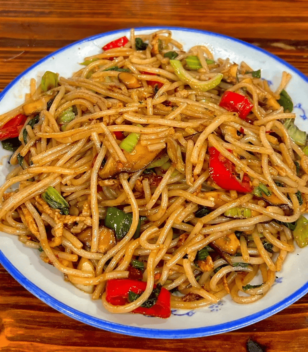 罗家炒粉,东门头炸清汤,新平糍粑,丽阳炒粉皮,油条包麻糍,乐平十八包