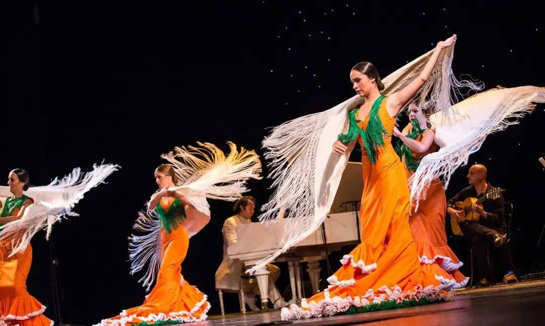 当钢琴吉他和弗拉门戈舞蹈相遇没有人能抵挡住西班牙之声