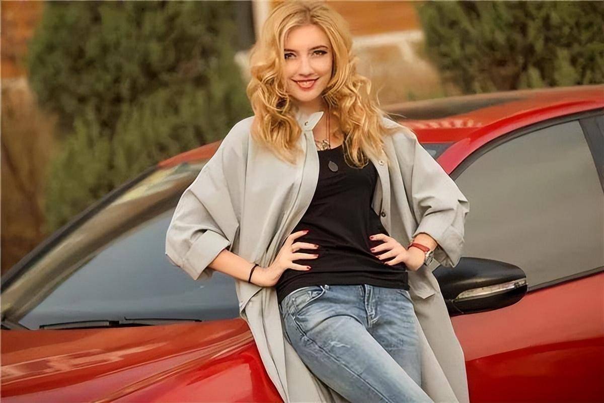 嫁到中国的俄罗斯美女,很多不愿意回娘家?听到原因后别笑!