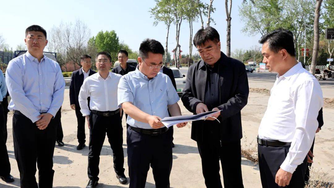 4月12日,寿光市委副书记,市长赵天宝率领相关部门负责人现场调研社会