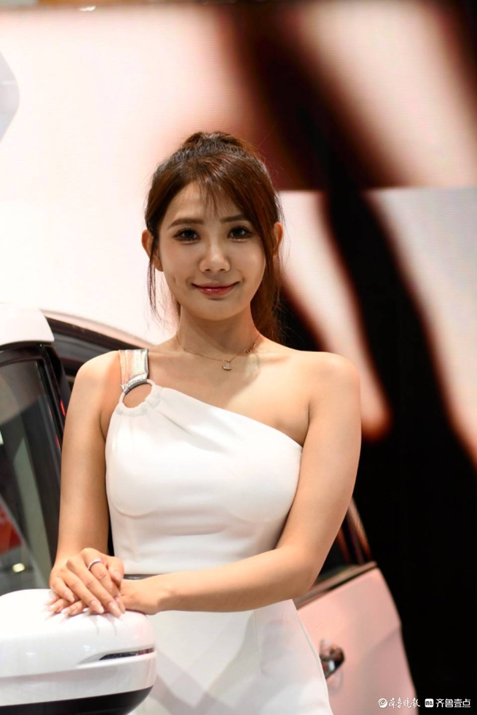 悦驾乐拍 | 车展上的靓丽车模,尽显优雅大方_搜狐汽车_搜狐网