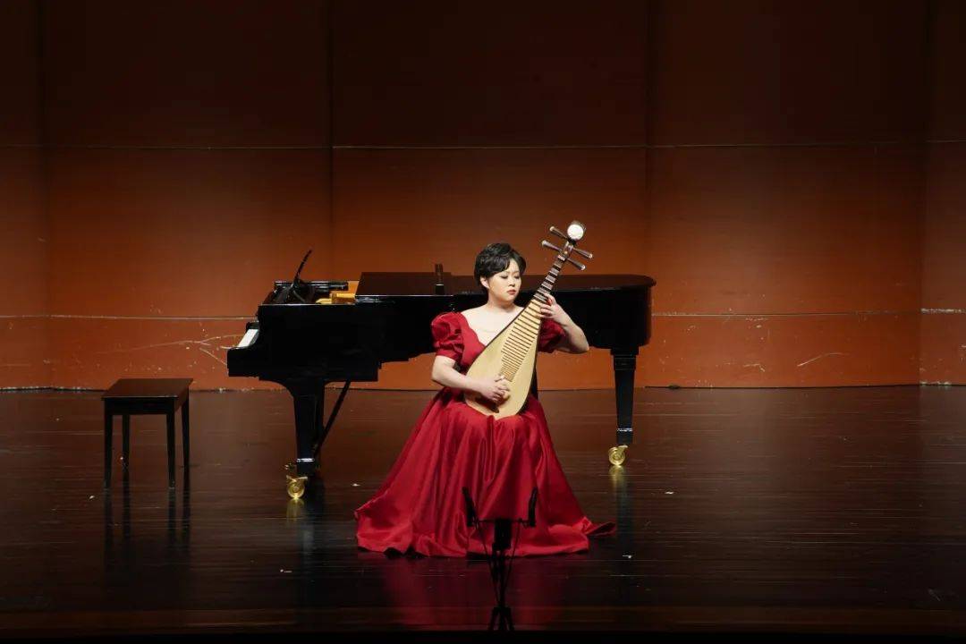 140》2019级声乐歌剧系本科生演唱:杜晨涵《荔枝颂》2021级国乐系博士