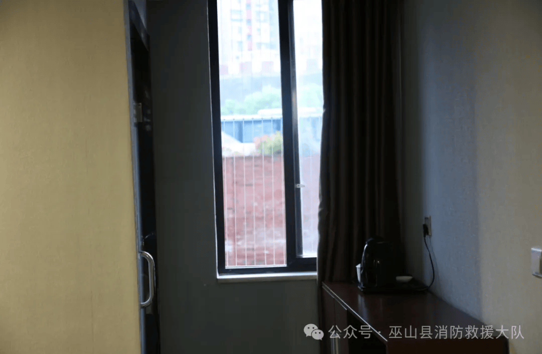 发现隐患:地址:重庆市巫山县翠屏街564号巫山县鸿亿宾馆2,未按标准