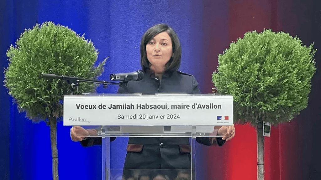 法国女市长被爆是大毒枭别墅搜出70公斤毒品20块金砖网友这家庭背景