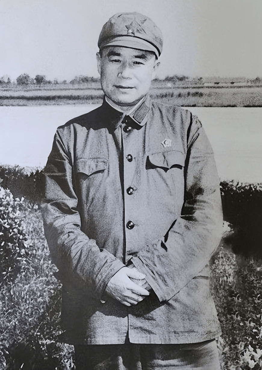 王近山之女讲述爸爸最爱看的几本书和最不忍看的一部电影