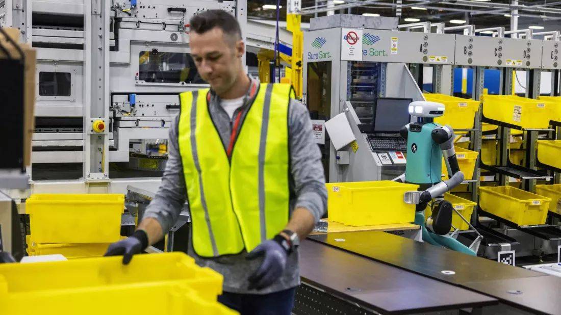 亚马逊高管：机器人和自动化并非取代人类工作，而是提高其生产力 
