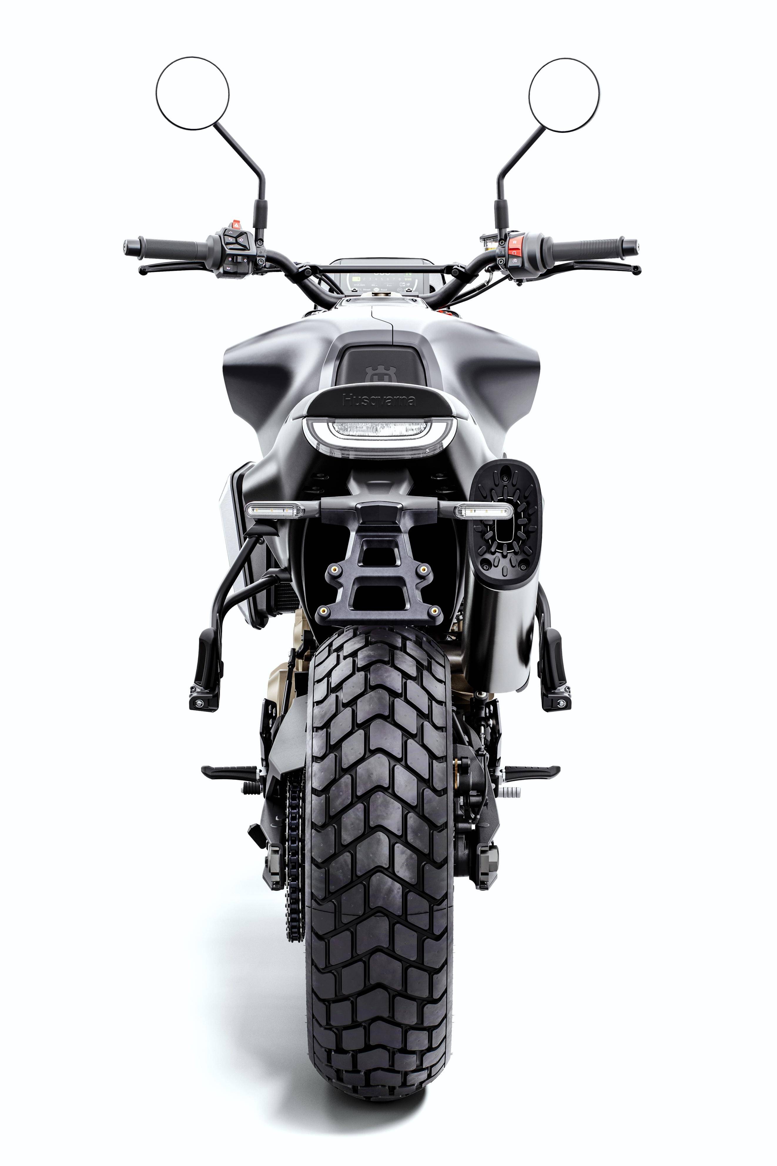 细节简介:husqvarna 胡斯瓦那 svartpilen 801 黑箭