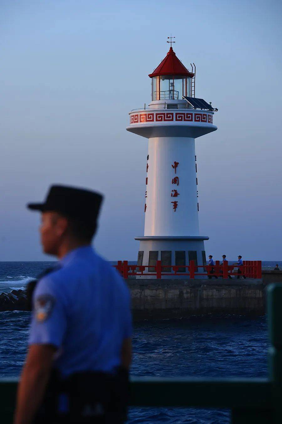 城市警察出警一般是开车而贺胜与同事们要先开车再乘船甚至不止换乘