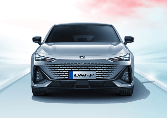 长安UNI-V 2.0T经典运动型上市 定位于紧凑型车