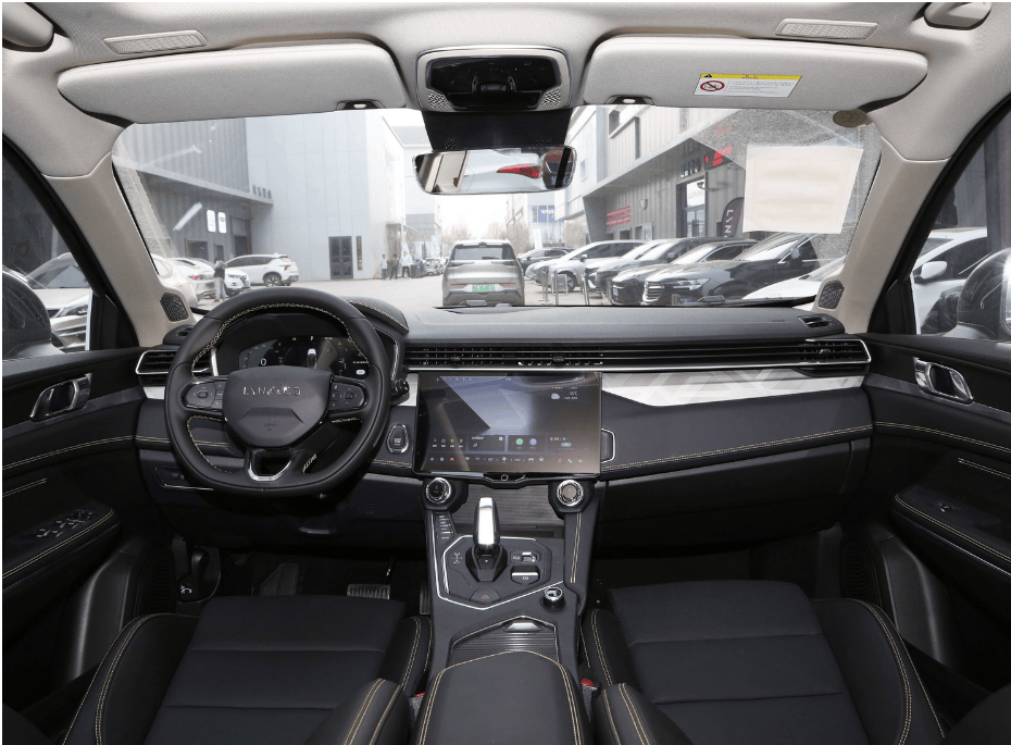 劲halo版车型新增了w-hud,行车记录仪,生命体遗留监测,车内娱乐摄像头