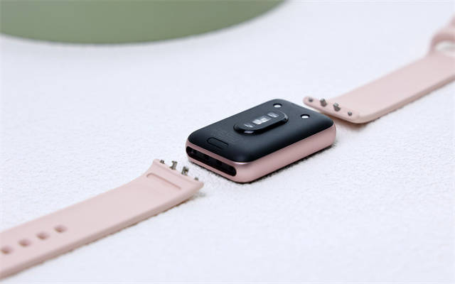 三星galaxyfit3体验测试配色时尚讨喜精致又好用的手环