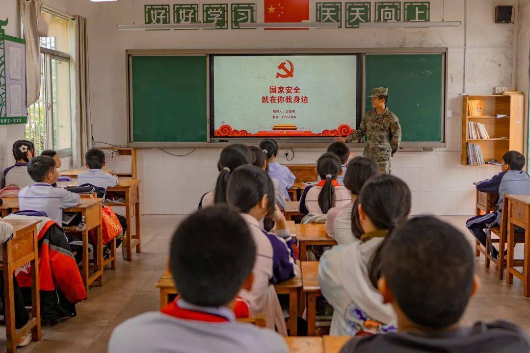 安全和发展利益的神圣使命和重大责任进一步激发青年官兵的爱国热情和