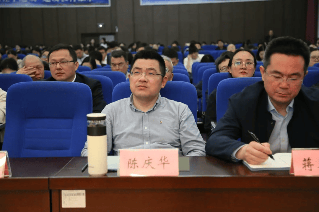 开拓前瞻视野助力高效教学荆州团队赴宜昌参加高中教师命题能力提升