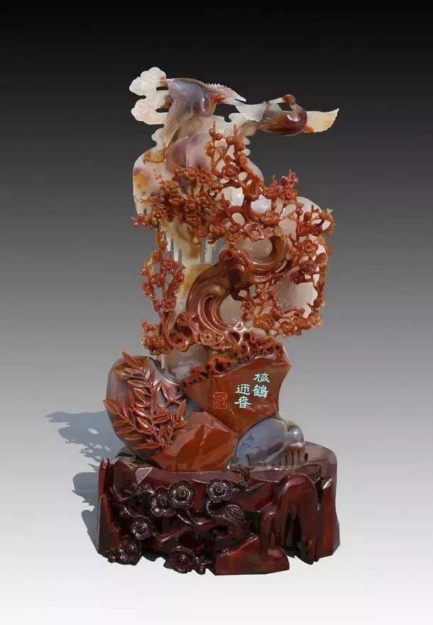 玉石雕刻巧夺天工