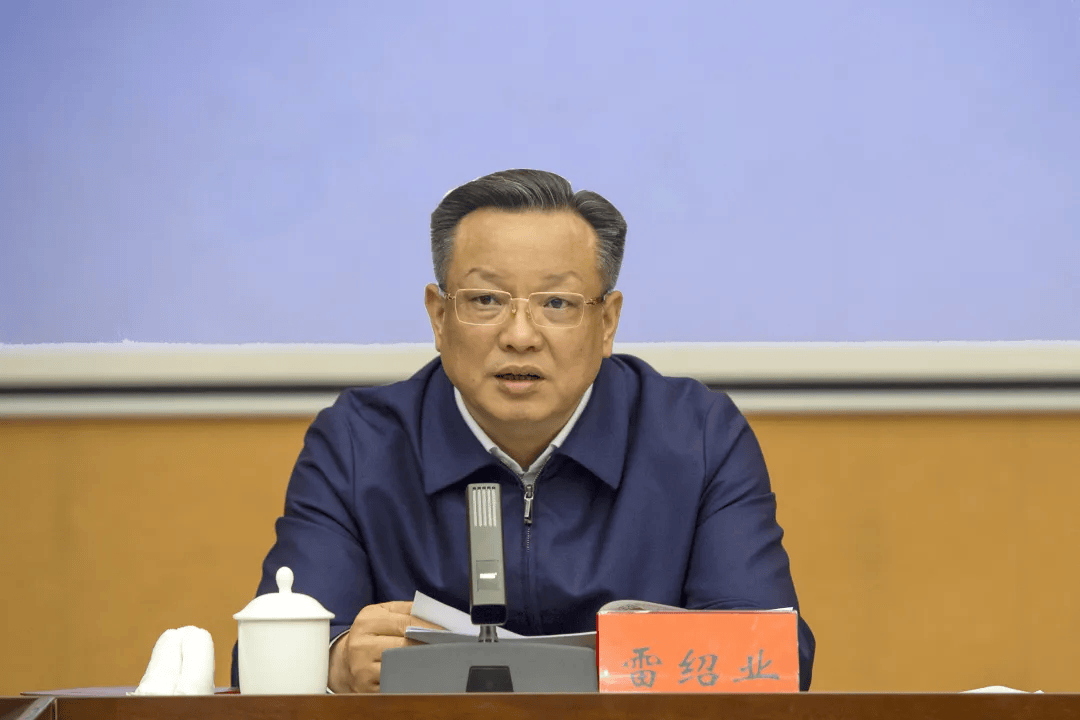 2018年1月,他当选怀化市市长,2021年3月接任市委书记一职.